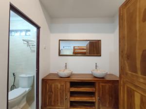 Koupelna v ubytování Gedhong Hostel