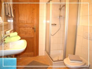 Koupelna v ubytování Alpen Chalet ELLMAU Zentrum