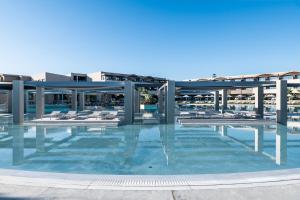 Bazén v ubytovaní Euphoria Resort - All Inclusive alebo v jeho blízkosti