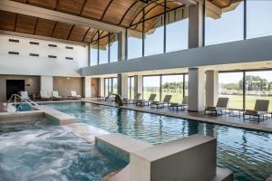 Bazén v ubytovaní Euphoria Resort - All Inclusive alebo v jeho blízkosti
