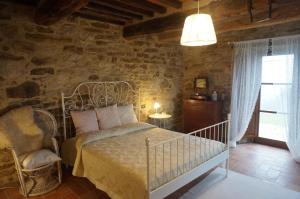 A bed or beds in a room at Villa Acadirospi