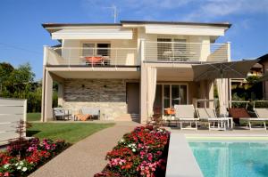 The swimming pool at or close to COSTA DEL GARDA - Lazise