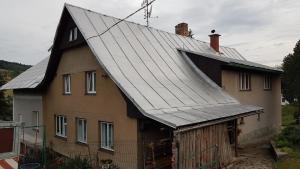 Budova, v ktorej sa apartmán nachádza