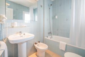 Koupelna v ubytování Hotel Platja d'Aro