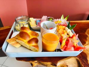 Makanan di atau berdekatan hotel