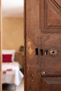Maison d'hôtes Une hirondelle en Provence客房内的一张或多张床位