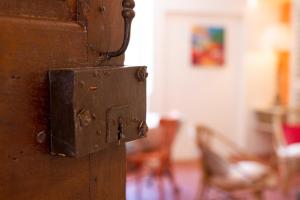 Maison d'hôtes Une hirondelle en Provence的休息区