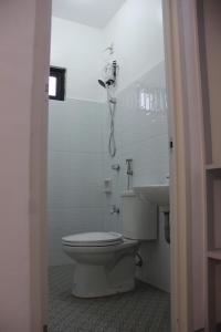 A bathroom at Bulusan Tourist Inn