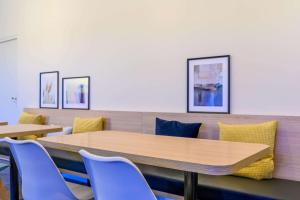 Posezení v ubytování Comfort Hotel Amiens Nord