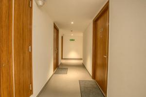 Foto dalla galleria di Lilac Hotel, 5th Block a Bangalore