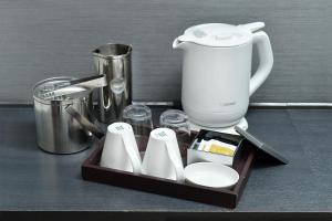 Set per la preparazione di tè e caffè presso Hotel Trusty Nagoya Shirakawa