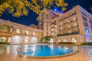 Bazén v ubytování Palace Hotel Vung Tau nebo v jeho okolí