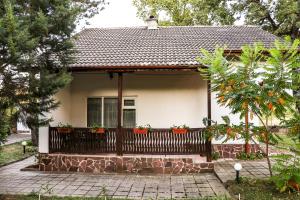 The building in which A villát is located