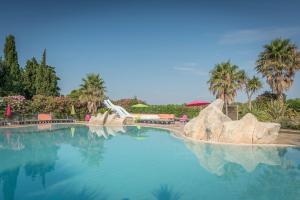 Camping Le Méditerranée Argelès - Domaine piétonnier内部或周边的泳池