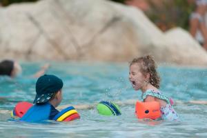 入住Camping Le Méditerranée Argelès - Domaine piétonnier的客人