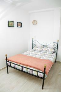 Giường trong phòng chung tại Casa das Pipas #5