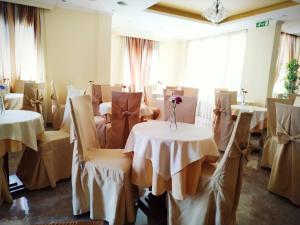 Posezení v ubytování Filoxenia Hotel