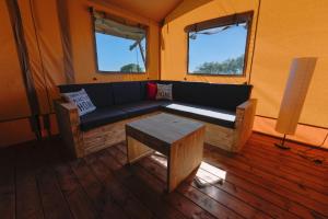 Biliardový stôl v ubytovaní Szálka Glamping
