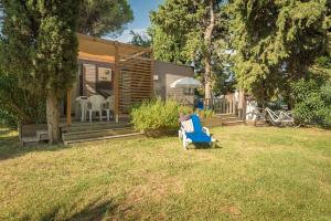 Camping Le Méditerranée Argelès - Domaine piétonnier外面的花园