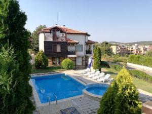 Πισίνα στο ή κοντά στο Sun and Sea apartment