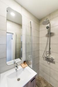 Kylpyhuone majoituspaikassa Zaliakalnio terasos apartamentai