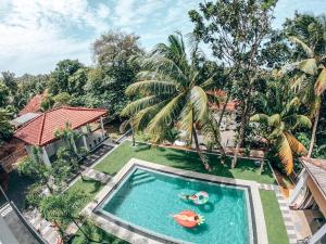 an aerial view of a swimming pool at a resort at Green Hill Mirissa in Mirissa