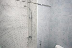 Aurak Guest House tesisinde bir banyo