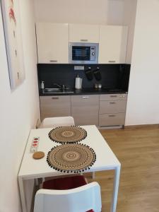 Köök või kööginurk majutusasutuses Apartmán Bezkov 108