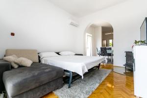 Gallery image of Apartments Mate Balote 54 in Krk