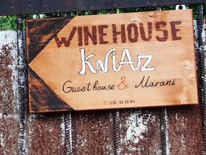 Ein Zertifikat, Auszeichnung, Logo oder anderes Dokument, das in der Unterkunft Wine House KNIAZ ausgestellt ist