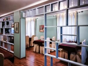 Salut Hotel的休息区