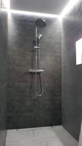 Koupelna v ubytování Éva Apartman