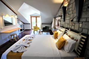 Postel nebo postele na pokoji v ubytování Dalyan Villa StoneHouse-2 + 50 fotografií