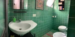 A bathroom at The Old Mansion