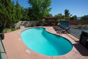 
The swimming pool at or close to Southwest Inn at Sedona
