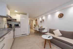Kuchyňa alebo kuchynka v ubytovaní Apartments Luky