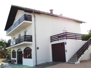 Gallery image of White House M&M in Grabovac