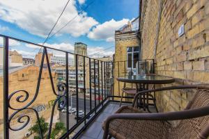 Μπαλκόνι ή βεράντα στο Kyiv Family Loft
