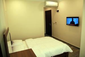 TV a/nebo společenská místnost v ubytování Beach Butik Hotel Şile