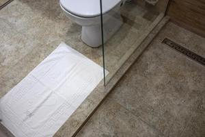 Ein Badezimmer in der Unterkunft Airport House