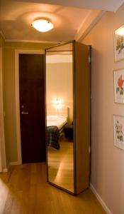 Voodi või voodid majutusasutuse Hotel Vännäs toas