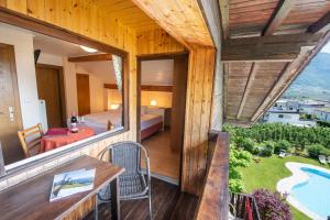 Nespecifikovaný výhled na hory nebo výhled na hory při pohledu z hotelu