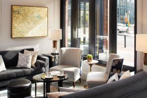 Posezení v ubytování The Whitney Hotel Boston