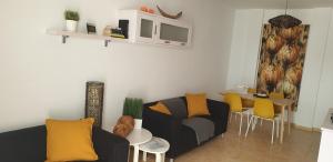 A seating area at Apartamento El Pueblo