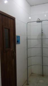 Koupelna v ubytování Linda Chacara em IBIUNA