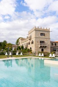 Bazén v ubytování Hotel Pazo O Rial nebo v jeho okolí