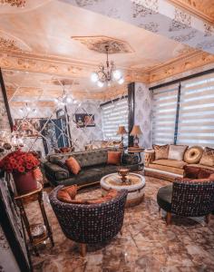 Posezení v ubytování Miran Hotel