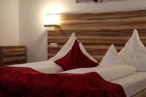 Postel nebo postele na pokoji v ubytování Hotel Bruckertshof