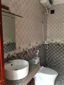 Phòng tắm tại Tam Coc Lovy Bungalow