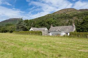 Gallery image of Enchanting,rustic, Dundurn Mill with stunning views and private river in Comrie